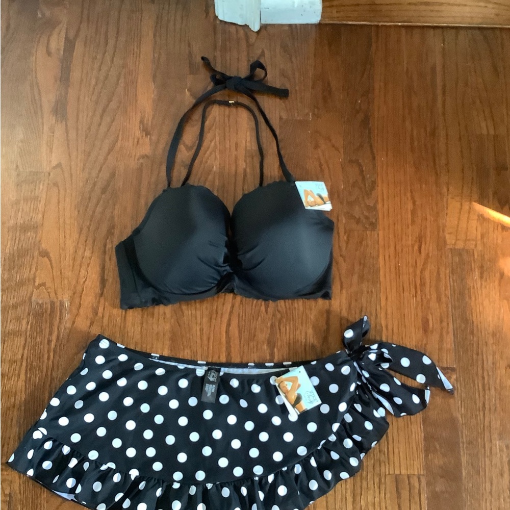 SMART AND SEXY SWIM. Bikini Top (40D) and Bottom (XL) Set. Brand new with tags!